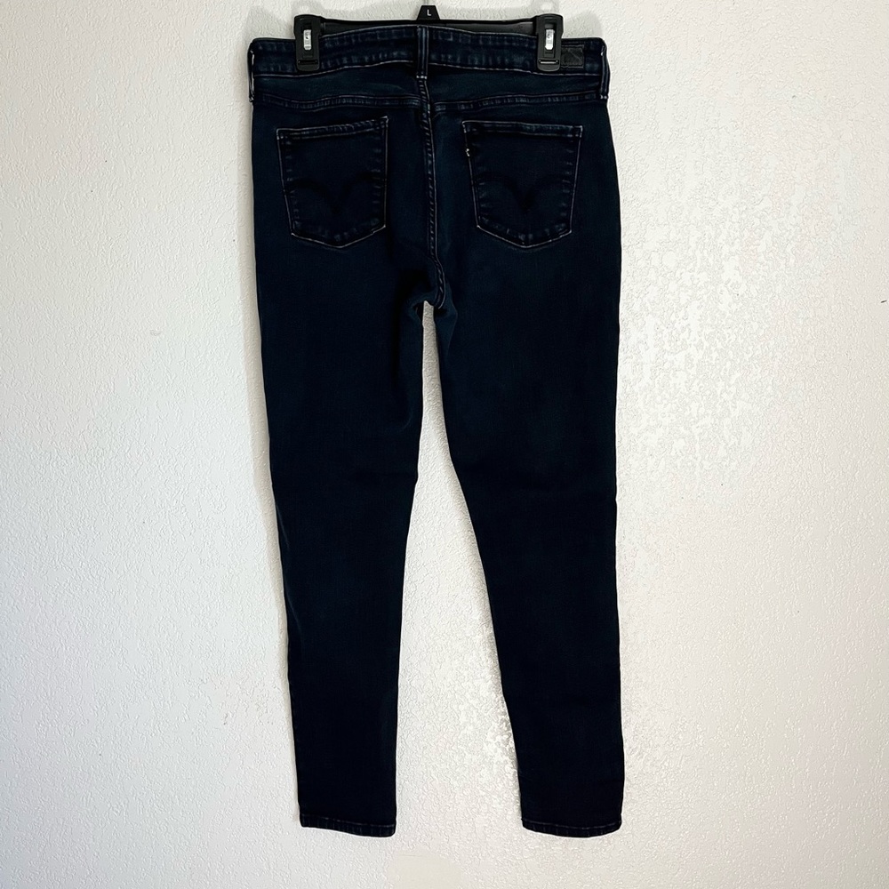 Levi’s - Picture 2 of 3